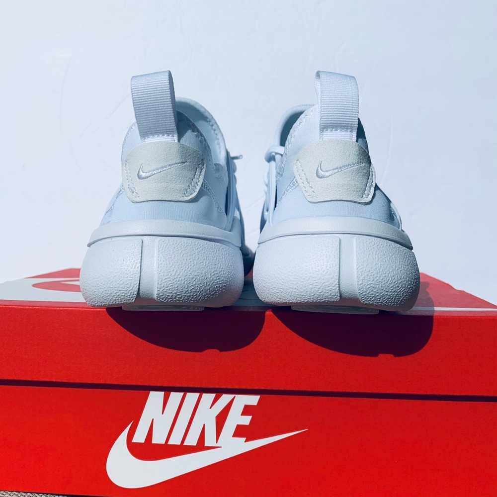 WMNS Nike Acalme - Picture 7 of 9